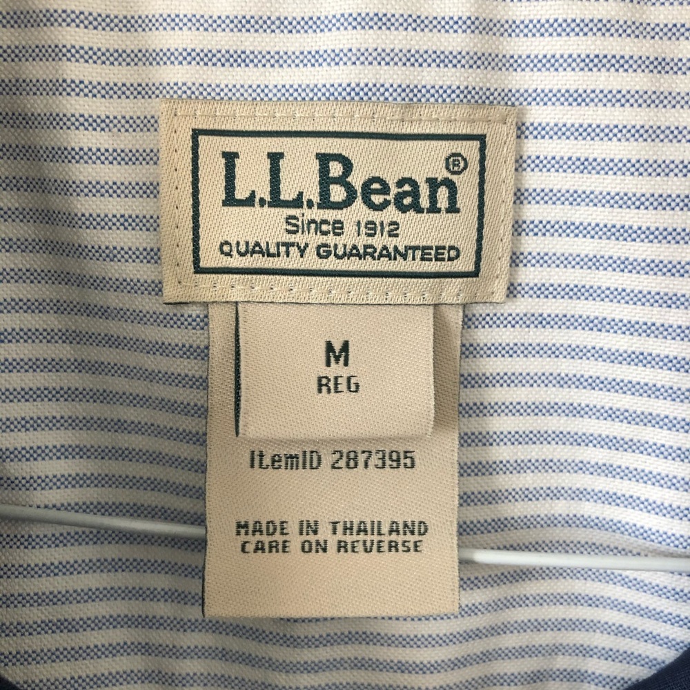 L.L Bean Navy Old Port Trench Coat. Size Medium - Picture 9 of 10